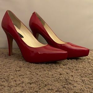 Steven by Steven Madden Red patent Heels Size 8.
